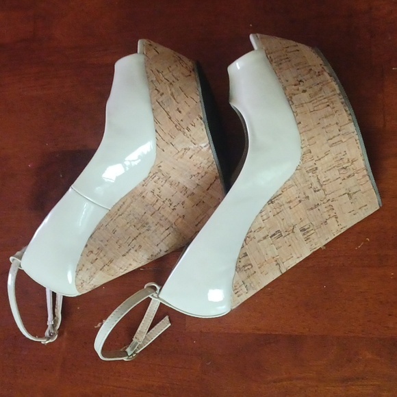 CALL IT SPRING WEDAGE SIZE 7, USED - Picture 2 of 8